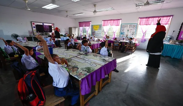 sekolah dua sesi