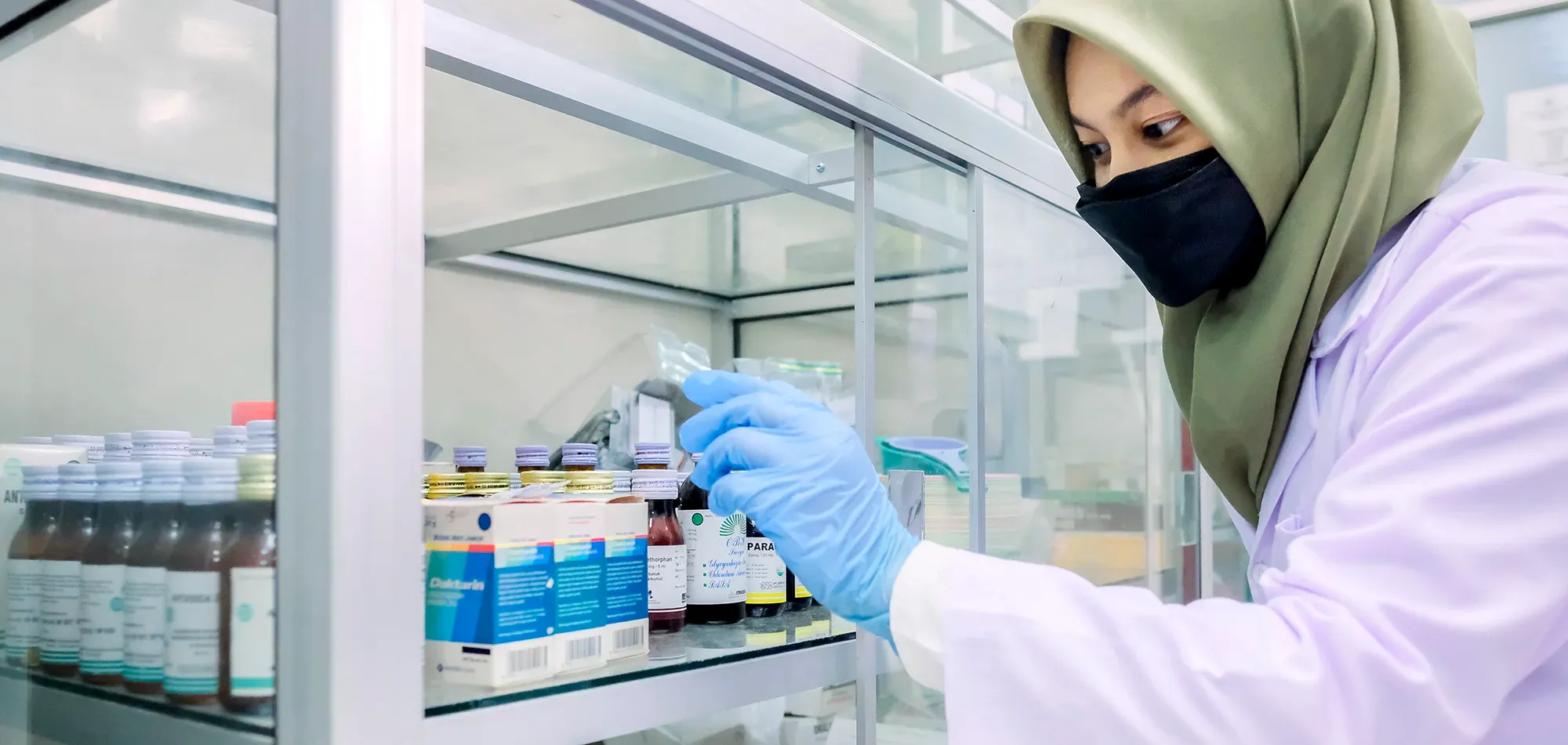 apa itu jurusan farmasi