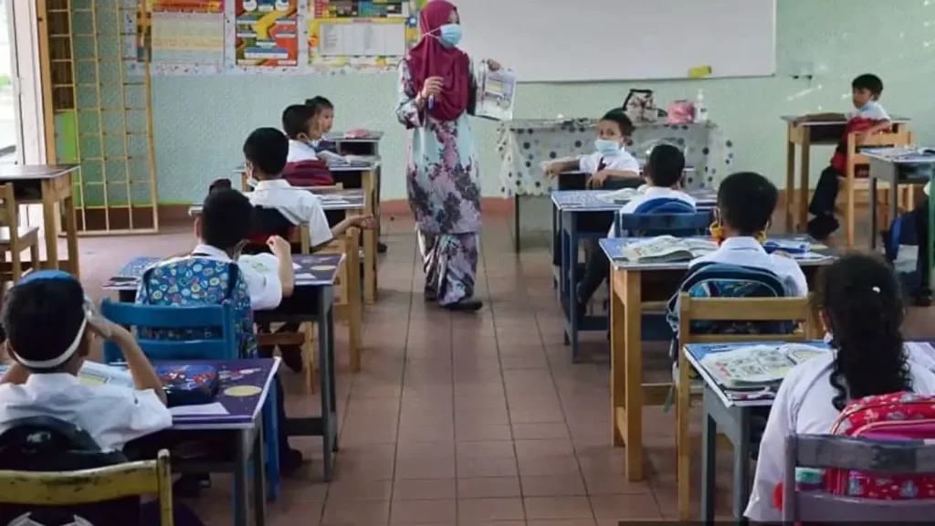 bc198e31 classroom kelas cikgu murid mengajar newsize 150424 11zon