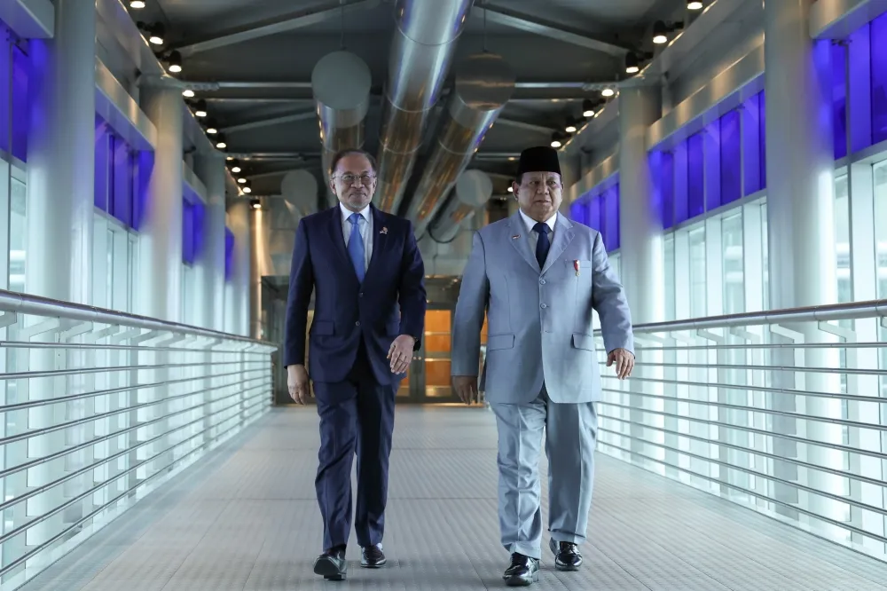 Anwar Ibrahim Bincang Isu Asia Barat di Jakarta Bersama Prabowo